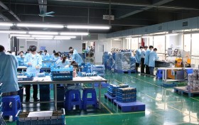 广东望京卡牌科技有限公司：全球卡牌市场的万能适配器